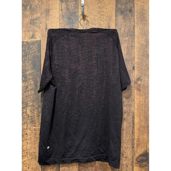 Lululemon Men’s Metal Vent Short Sleeve Shirt Black Red Large EUC - Picture 2 of 4